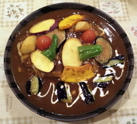 「野菜カレー+揚げ茄子+チーズ（欧風レトルト風カレー）」@欧風カレー工房 すぷ〜んの写真