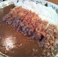 「カツカレー（サラダ付）1000円」@とんかつ とんまるの写真
