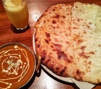 「チキンカレー（激辛）+チーズナン（820円+410円）」@フルバリ FUL BARI 柏店の写真