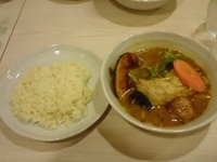 「チキンカレー（オープン価格500円）」@スープカレー専門店 plus oneの写真