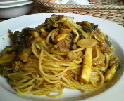 「きのことビーフのカレーパスタ 1180円」@Groovy 大甕店の写真