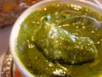 「Cセット（サグチキン、チキン、ナン、サラダ）（840円）+マンゴ」@i-kitchen 取手店の写真