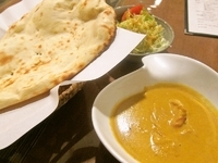 「えびグレイビーカレー+天然酵母ナンセット（800円）」@ベンガル料理 Pujaの写真