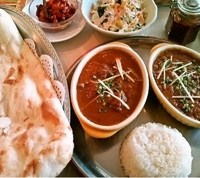 「Bセット（サラダ・カリー2種・ナン・ライス）激辛（850円）」@ラジェスタリーの写真