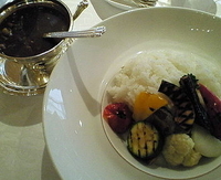 「グリルした野菜のカレーライス 2620円（+10%サービス料）」@資生堂パーラー 銀座本店の写真