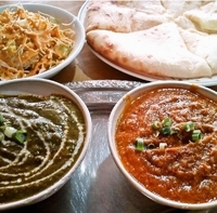 「Cセット（カレー2種、ライス又はナン、サラダ）+チーズナンに変更」@アイキッチン 百合ヶ丘店の写真