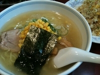 「塩ラーメン（600円）+半チャーハン（400円）」@喜久の写真