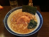 「とんこつしょうゆラーメン」@らー麺にしかわの写真