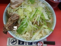 「ぶた入りラーメン+ニンニク少し」@ラーメン二郎 三田本店の写真