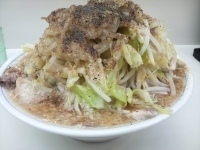 「らーめん（ヤサイ・アブラ）+豚+魚粉」@ラーメン大 我孫子店の写真