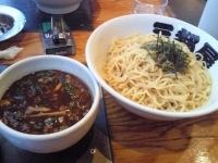 「半肉つけ麺大盛」@らうめん つけめん 三都屋の写真