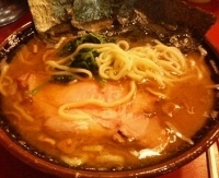 「ラーメン（味濃い目、脂多め、麺柔らかめ）630円」@家系総本山 ラーメン吉村家の写真