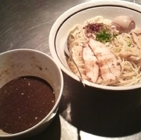 「グリーンカレーつけソバ+煮玉子+半ライス」@BASSANOVAの写真