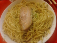 「ラーメン豚2枚入り 大盛 ヤサイ ニンニク ネギ」@ちばからの写真