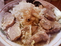 「らーめん脂多め・ニンニク（+チャーシュー・後で生卵）」@らーめん ぽっぽっ屋 水道橋店の写真