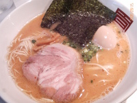 「赤らーめん（細麺ばりかた）+味玉」@麺屋 のすけの写真