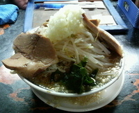 「塩麺+こぶた」@匠神角ふじ 柏店の写真