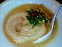 「らーめん（白）」@音麺酒家 楽々の写真