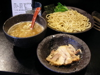 「特濃つけ麺中盛+ちゃーしゅートッピ（￥750+100）」@麺屋 清琉の写真