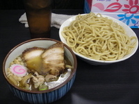 「「ガーリック塩つけ麺大盛+半チャーシュー増し（￥880+150）」@つけめん 蜩の写真