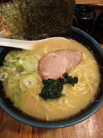 「ラーメン カタメ【680円くらい】」@豚骨醤油らーめん 福気の写真