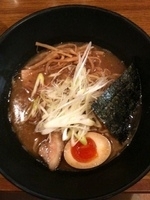 「こく旨正油らー麺」@麺 旬風の写真