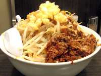 「らーめん+中盛@650+100」@山盛山の写真