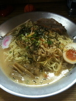 「納豆パスタ850円+大盛り100円」@元祖まぐろラーメン 本店の写真