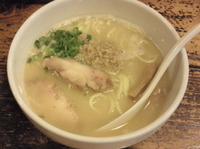 「白鶏らーめん」@鶏の穴の写真