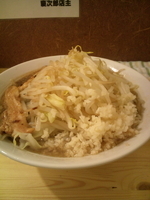 「豚そば小（ヤサイ・ニンニク）」@ラーメン慶次郎 本店の写真