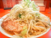 「ミニラーメン/ヤサイマシマシ・ニンニク・ネギ+節券（￥600+￥」@ちばからの写真