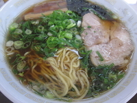 「正油ラーメン（麺かた茹でにして）（650円）+九条ねぎ（100円」@支那そば一麺 下広岡店の写真