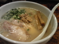 「白鶏らーめん@大盛りサービス（680円）」@鶏の穴の写真