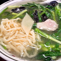 「韮溜湯麺（栄福特製そば）￥900 => 55周年価格￥550」@中華料理 栄福の写真