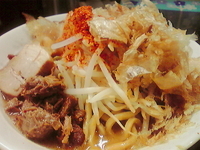 「ラブメン小（ニンニク・七味）+かつお節」@ラブメン 楽々の写真