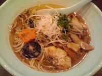 「さんま煮干しの塩らーめん～たっぷりきのこ添え～ 麺かため 大盛」@らーめん楓の写真