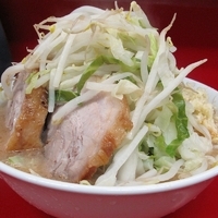 「ラーメン（2枚）￥650」@ラーメン二郎 湘南藤沢店の写真