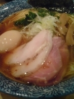 「特製（醤油）芳醇香味そば+中盛り」@麺屋 一燈の写真