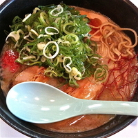 「熱血豚骨（￥700）ネギ大盛（￥100）」@熱血らーめん 遊びじゃネェんだよ!の写真