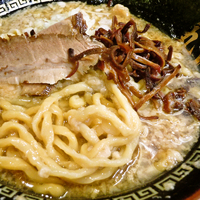 「燕三条系ラーメン（230g） ￥680」@丸め～背脂煮干～の写真