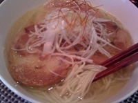 「フォアグラ風厚切り塩チャーシュー麺 950円」@Bee Hiveの写真