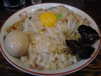 「あぶら麺800円+味玉100円+アブラ トッピング」@らーめん るどるふの写真