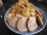 「二郎風ラーメン大盛り+豚」@縁者の写真