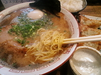 「らーめんセット 750円（味玉はクーポン使用でサービス）」@水田商店の写真