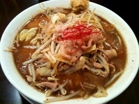 「肉盛りらーめん味噌（780円）」@魁 肉盛りつけ麺 六代目けいすけの写真