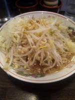 「ラーメン + たまねぎ  麺固め・野菜多め・味濃いめ・ニンニク」@らーめん大 三鷹店の写真