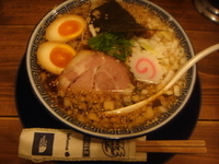 「背脂醤油ラーメン+味玉」@井田商店の写真