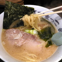 「ラーメン 200円（一周年感謝際価格）」@さつまっこ 三田店の写真