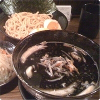 「黒味噌つけ麺、中（￥780）+特製（￥300）」@つけ麺処 つぼや 梅田店の写真