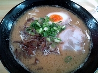 「豚骨ラーメン￥700+替え玉（バリカタ、ハリガネ）￥100×2」@豚骨ラーメン 新井商店の写真